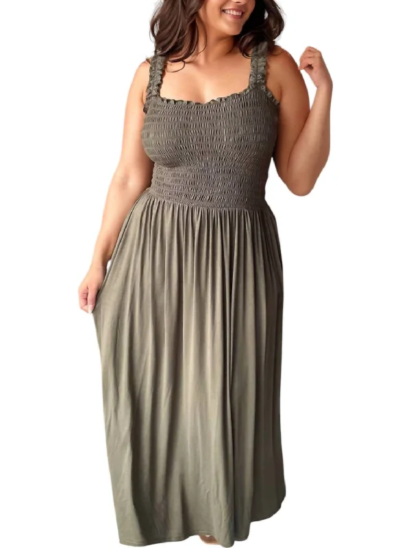 Women's Contemporary Clothing Plus Size Shirred Bust Sleeveless Maxi Dress In Green
