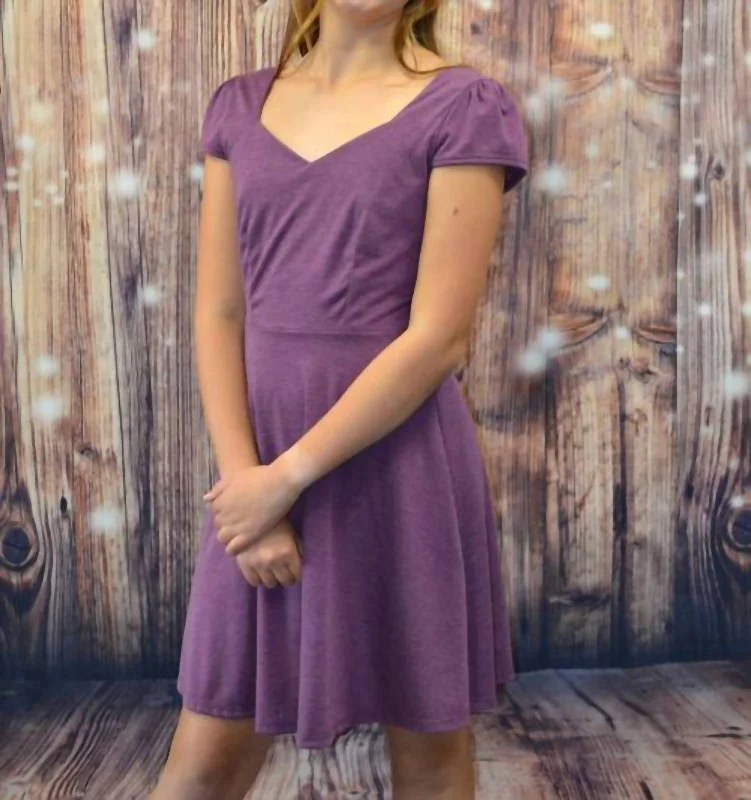 Elegant Styles Sweetheart Neckline T Shirt Dress In Purple