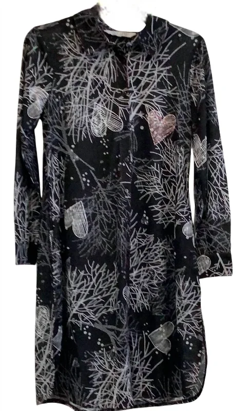 Stylish Dresses for Women Women's Graphic Print Long Sleeves Dress In Black/soft White