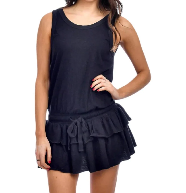 Women's Functional Outfit For Outdoor Activities Sleeveless Tiered Dress In Black
