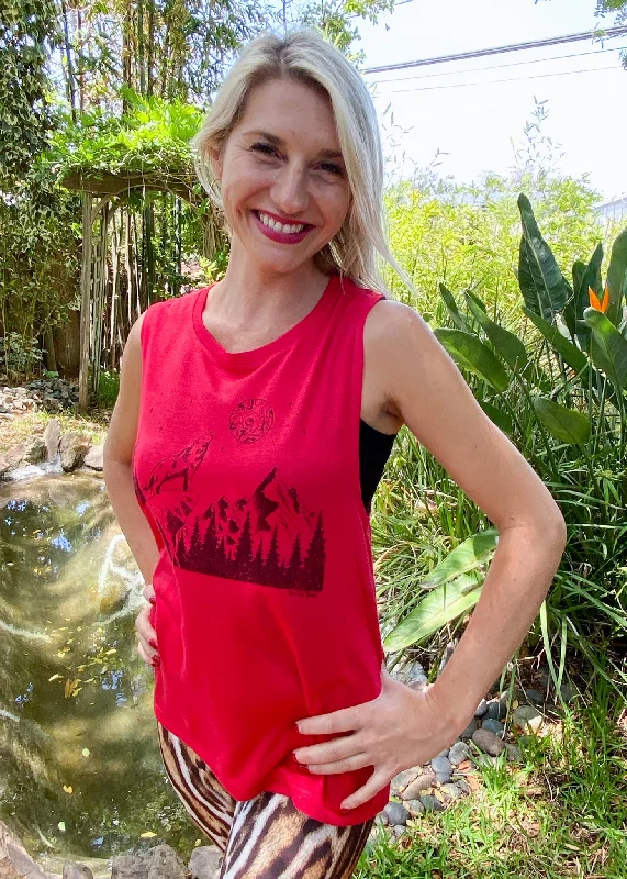 Performance Meets Savings In Our Yoga Wear Sale Howling Wolf Animal Totem Boyfriend Tee Performance Meets Savings In Our Yoga Wear Sale Howling Wolf Animal Totem Boyfriend Tee
