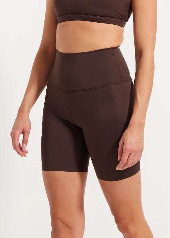 Move With Confidence In Discounted Yoga Outfits Essential Short 18cm