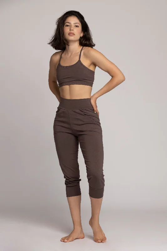 Breathe Easy In Comfortable Yoga Outfits Slouchy Capri Pants