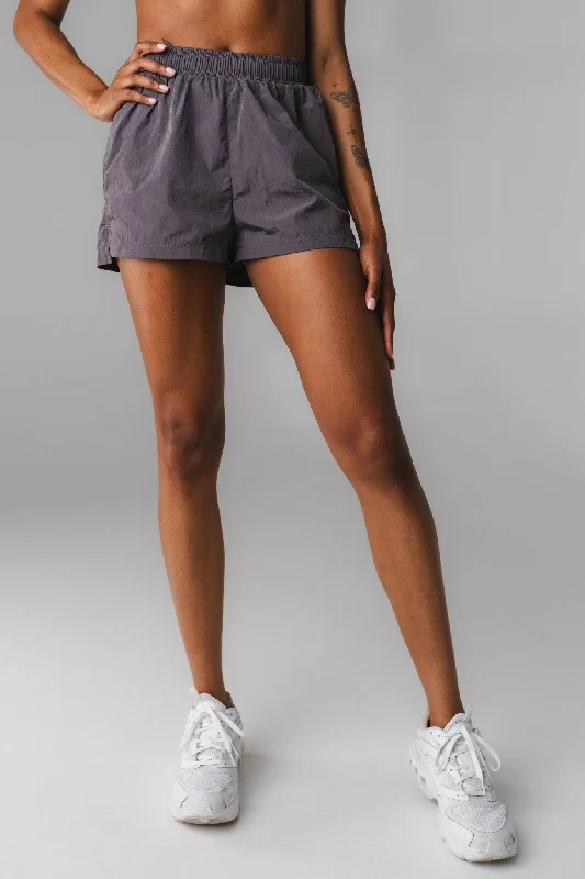 The Yoga Wear Sale You’Ve Been Waiting For Vitality Surface Run Short - Concrete