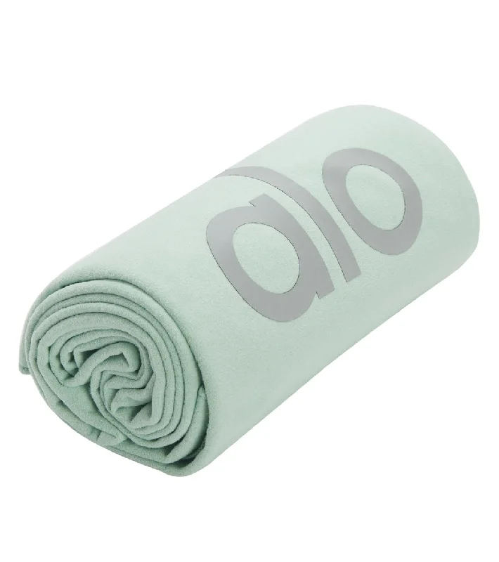 Alo Yoga Grounded No-Slip Mat Towel Honeydew