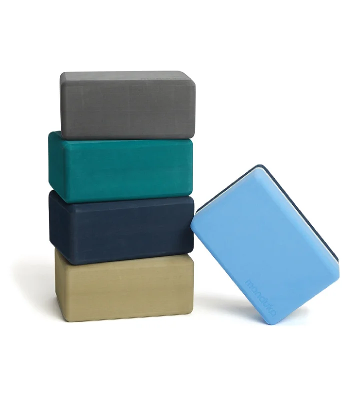 Premium Yoga Accessories At Reduced Prices Manduka Recycled Foam Yoga Block Arise