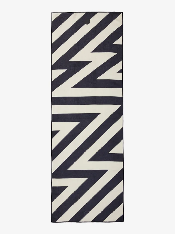 Your Yoga Routine, Upgraded For Less Manduka Yogitoes Skidless Yoga Mat Towel 3.0 - Nouveau Zig Zag Your Yoga Routine, Upgraded For Less Manduka Yogitoes Skidless Yoga Mat Towel 3.0 - Nouveau Zig Zag